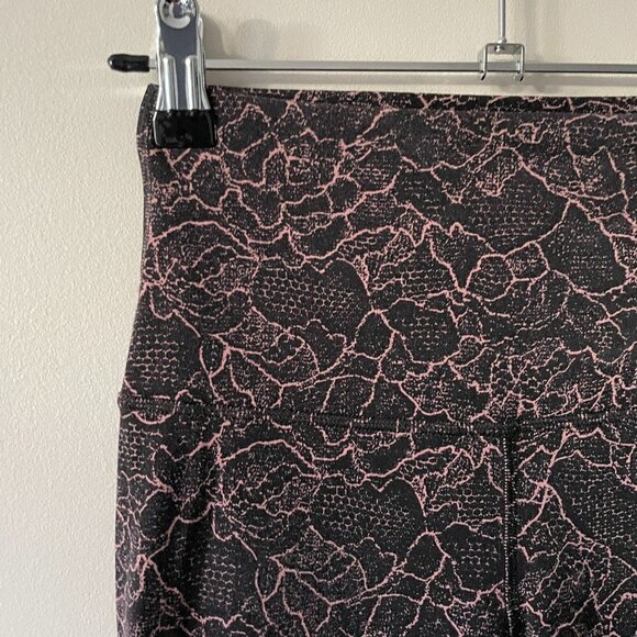 Lululemon Align Crop *21" Yoga High Rise Pull On Lacescape Spanish Rose Black 2 - Picture 5 of 7
